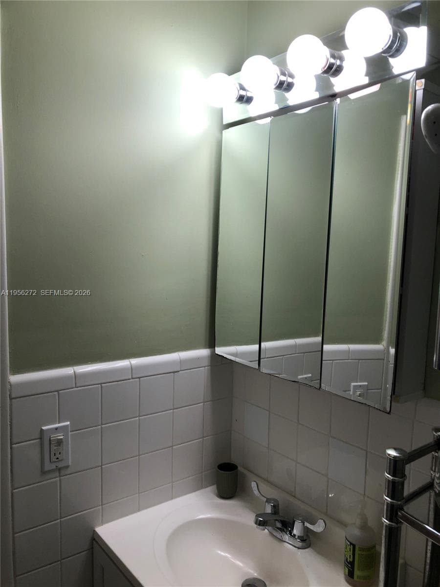 255 Sunrise Dr # 305, Key Biscayne FL 33149 — 20