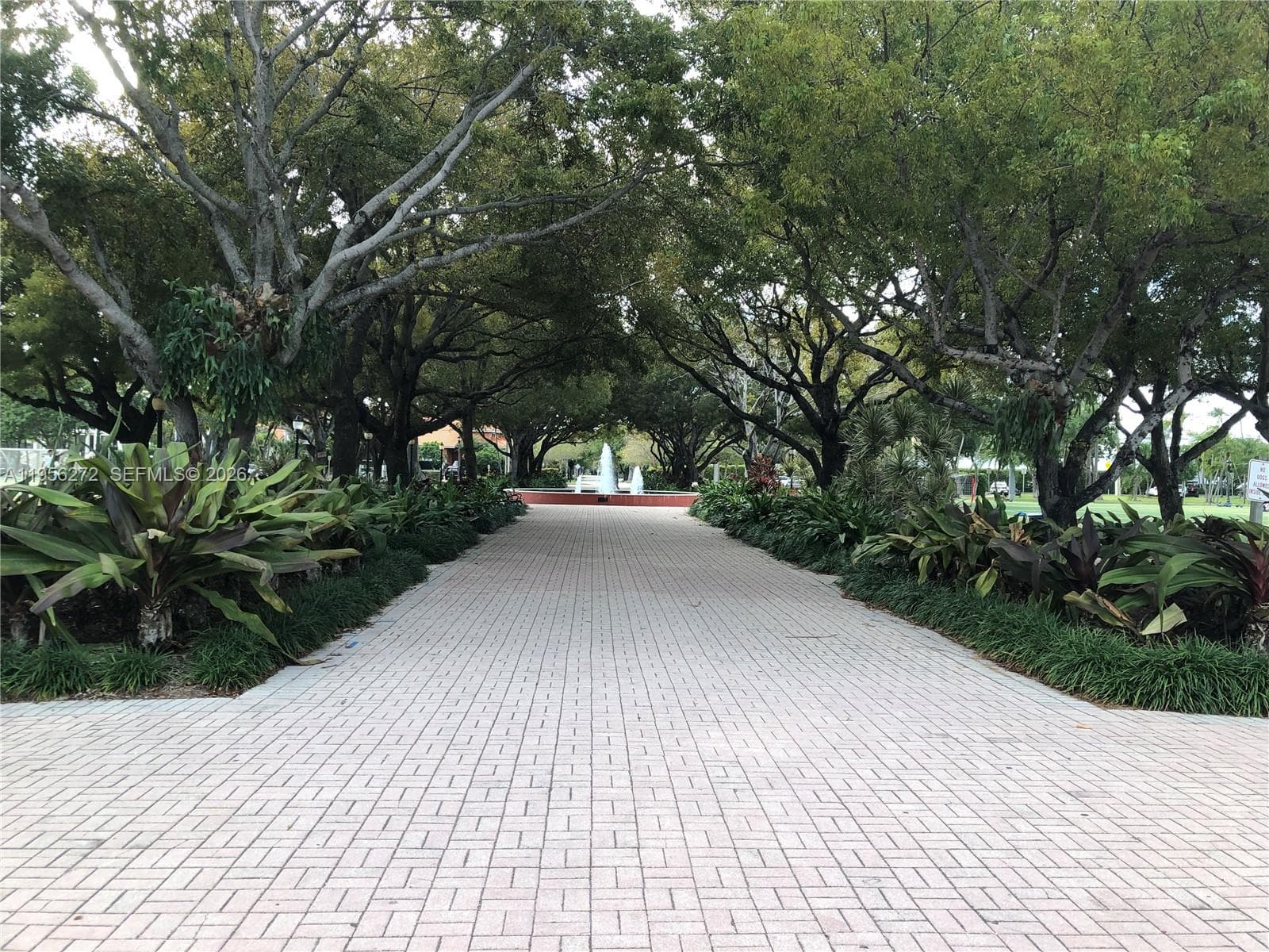 255 Sunrise Dr # 305, Key Biscayne FL 33149 — 34