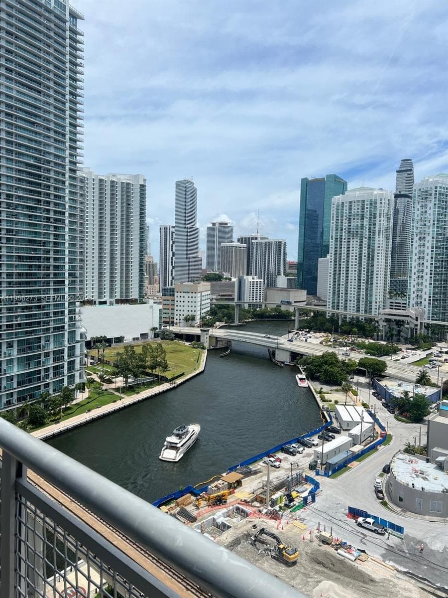 690 SW 1st Ct # 2122, Miami FL 33130 — 16