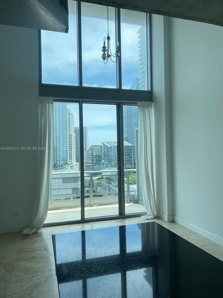 690 SW 1st Ct # 2122, Miami FL 33130 — 18