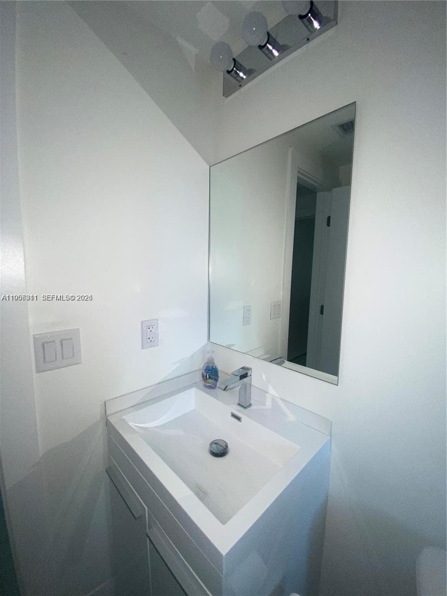 1765 Normandy Dr, Miami Beach FL 33141 — 12