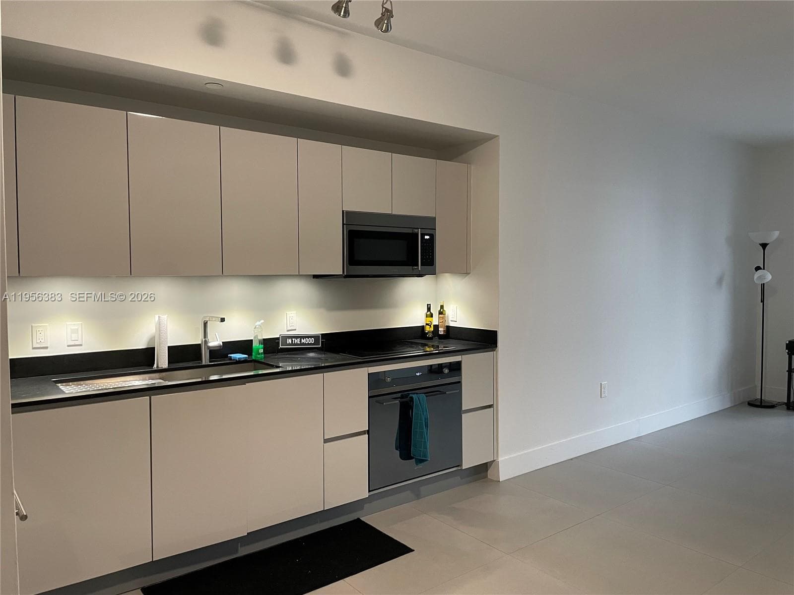 1010 Brickell Ave # 3708, Miami FL 33131 — 2