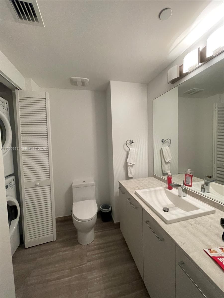 1010 Brickell Ave # 3708, Miami FL 33131 — 17