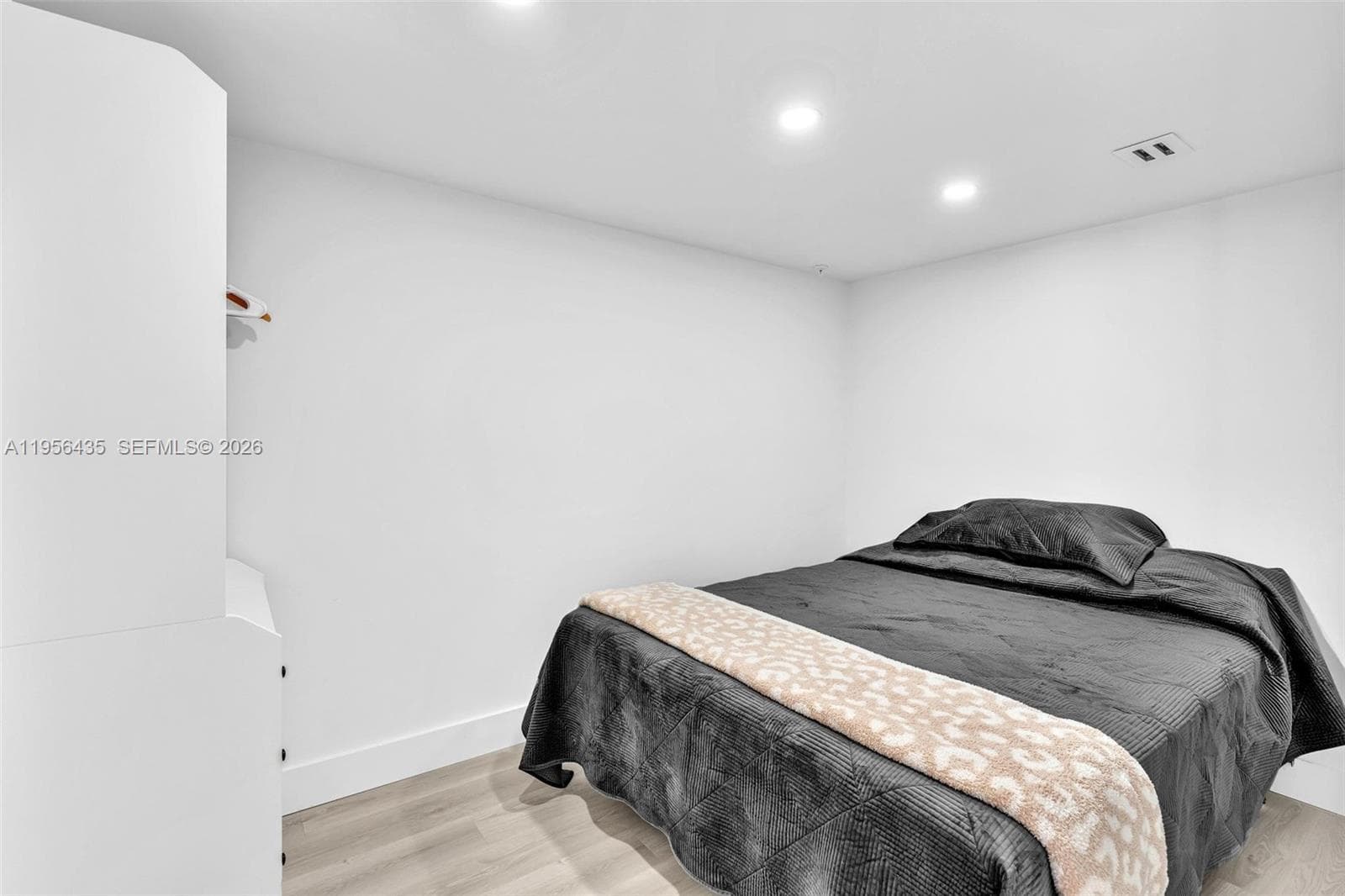 2625 Collins Ave # 1109, Miami Beach FL 33140 — 10