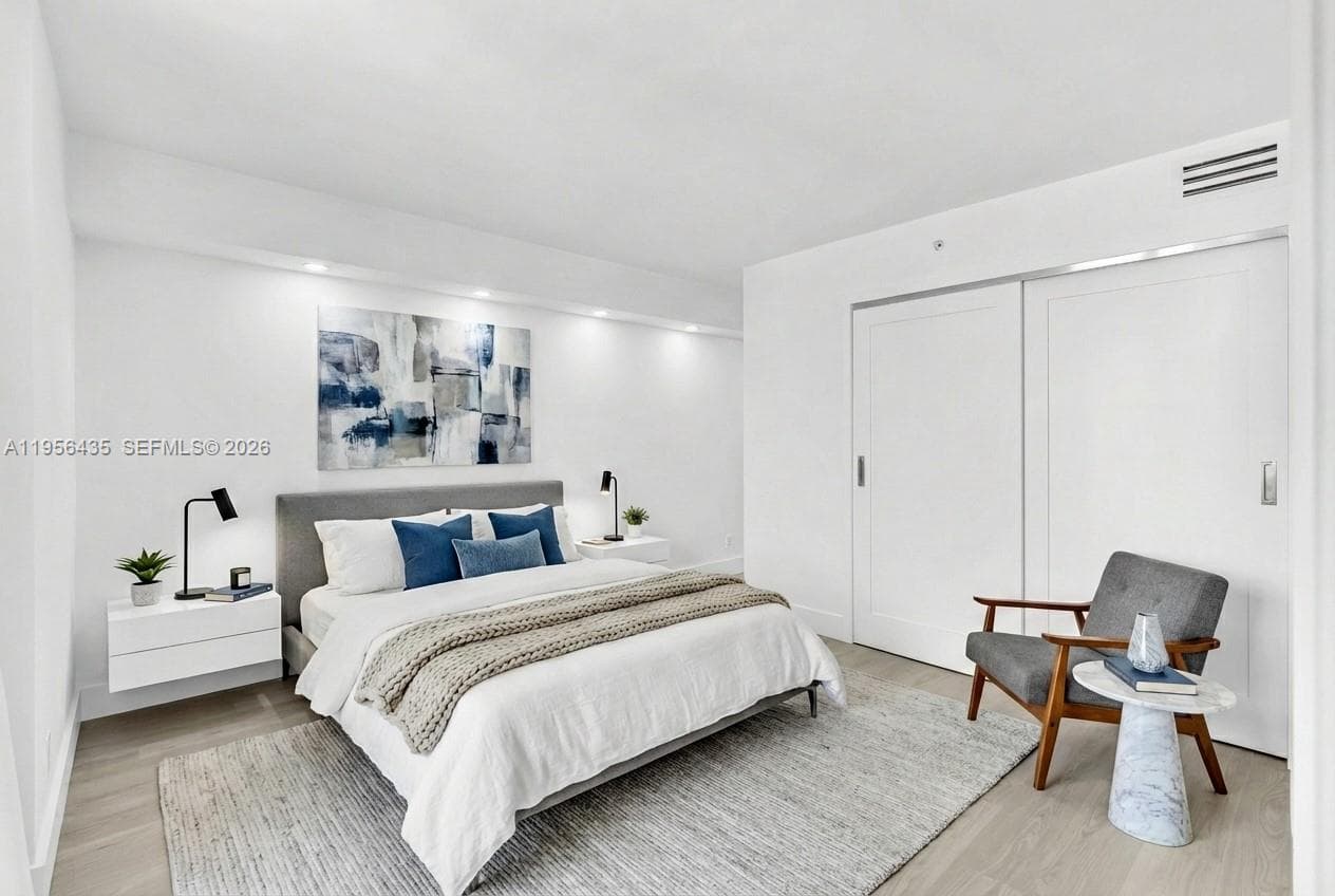 2625 Collins Ave # 1109, Miami Beach FL 33140 — 11