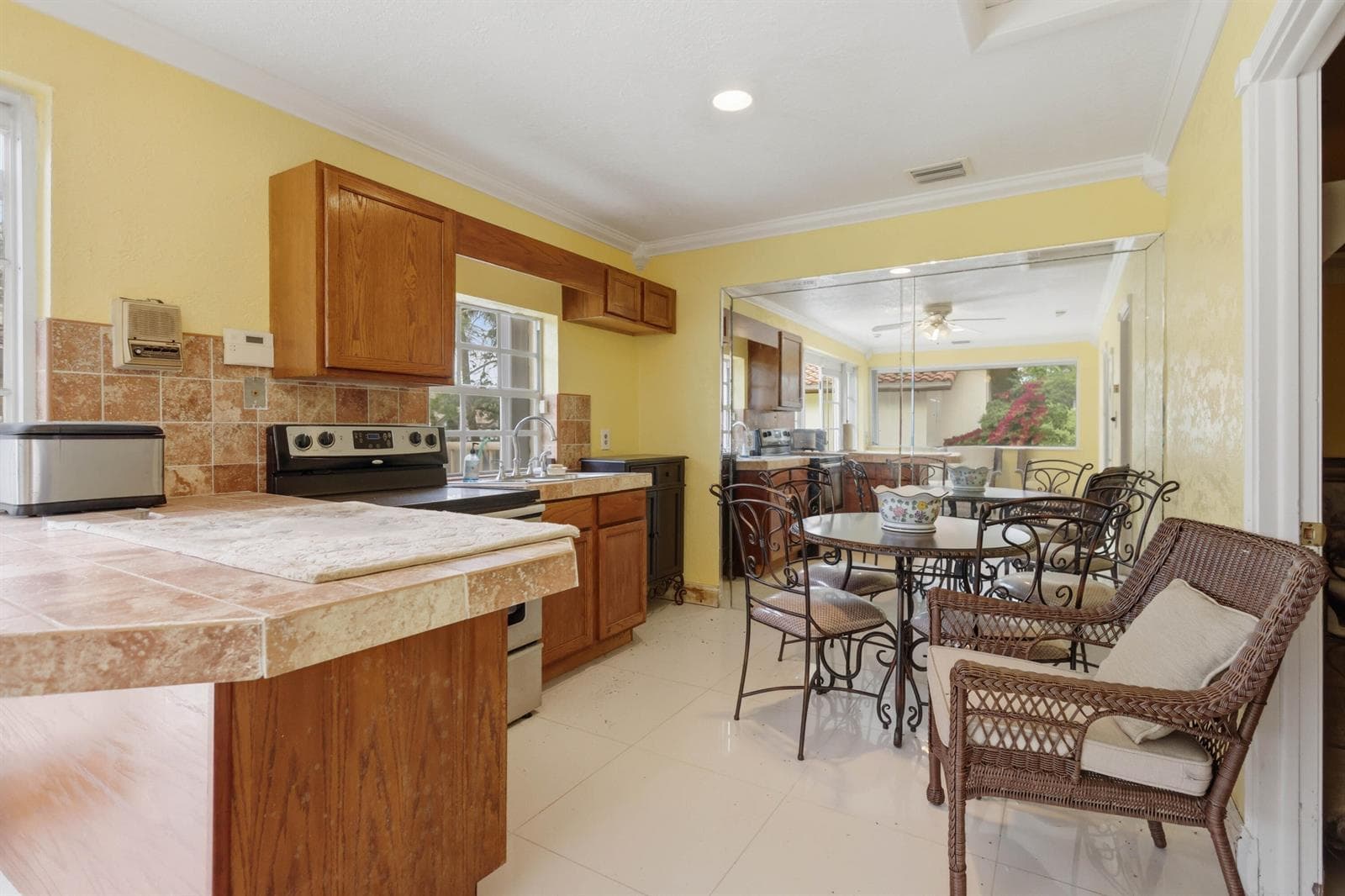 7445 N Augusta Drive, Hialeah FL 33015 — 16