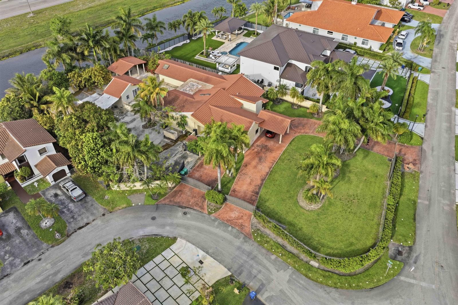 7445 N Augusta Drive, Hialeah FL 33015 — 39