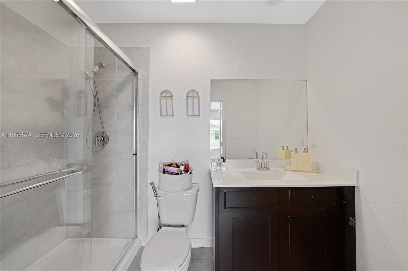 572 NE 6th Pl, Homestead FL 33034 — 17