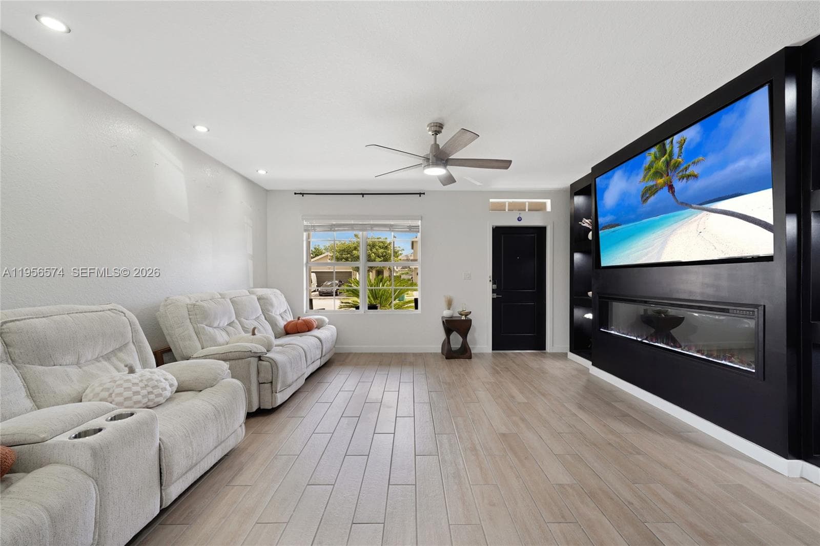 572 NE 6th Pl, Homestead FL 33034 — 22