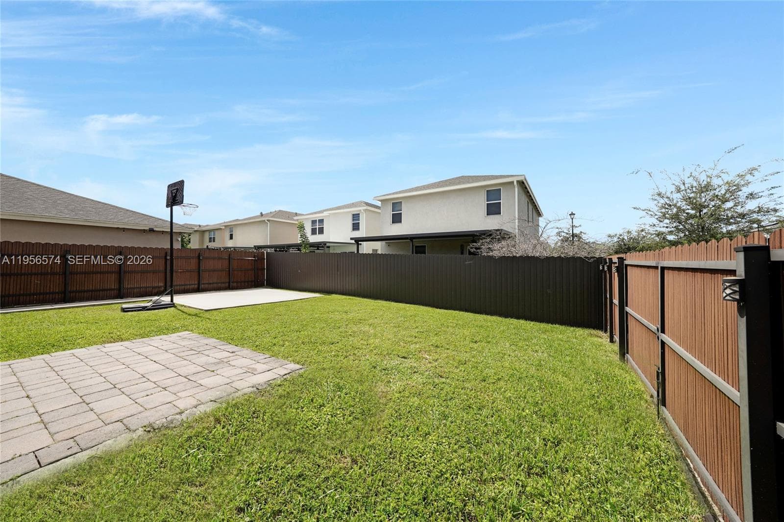 572 NE 6th Pl, Homestead FL 33034 — 3