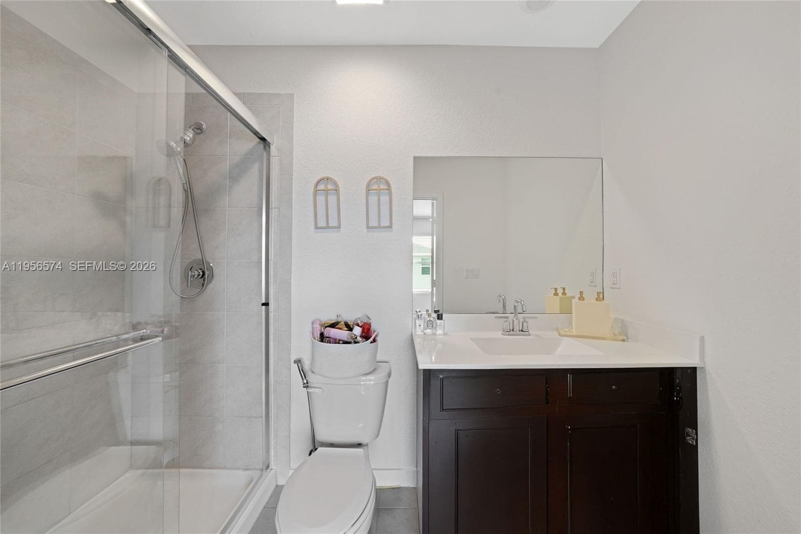 572 NE 6th Pl, Homestead FL 33034 — 18