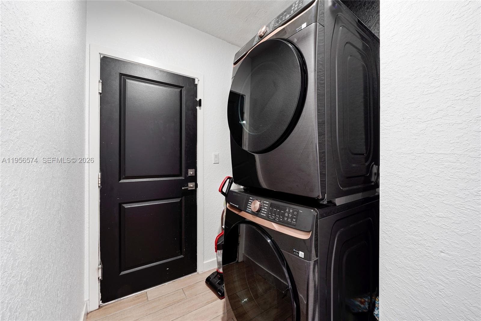572 NE 6th Pl, Homestead FL 33034 — 35