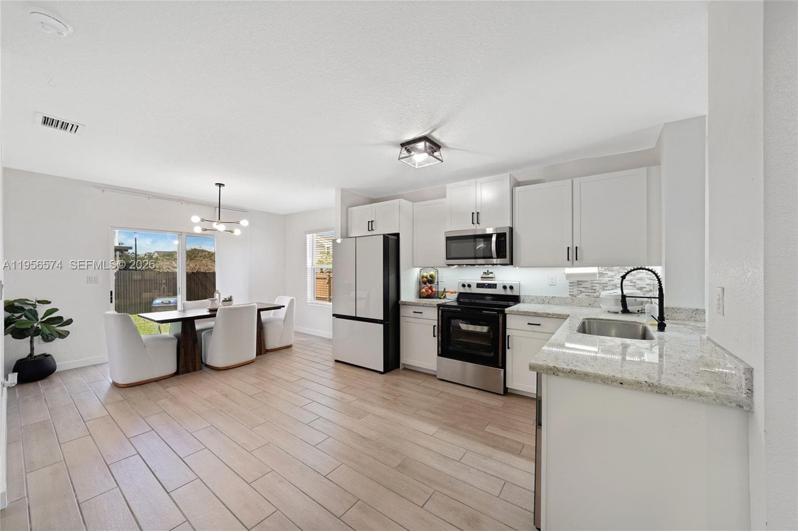 572 NE 6th Pl, Homestead FL 33034 — 25