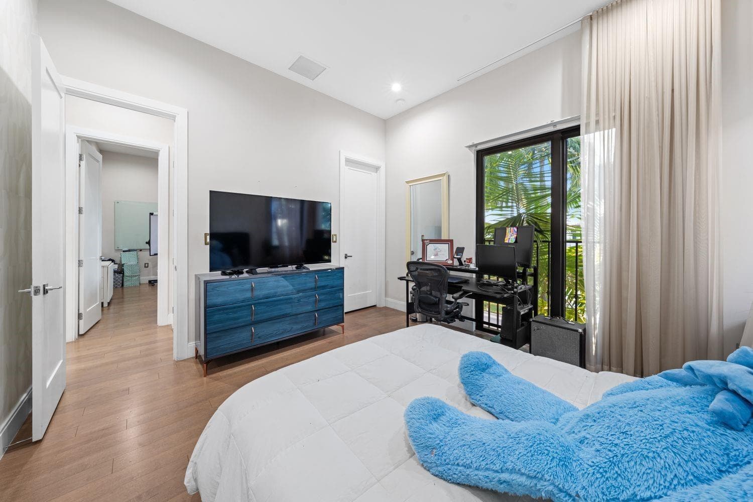 8225 Central Park Boulevard, Doral FL 33166 — 31