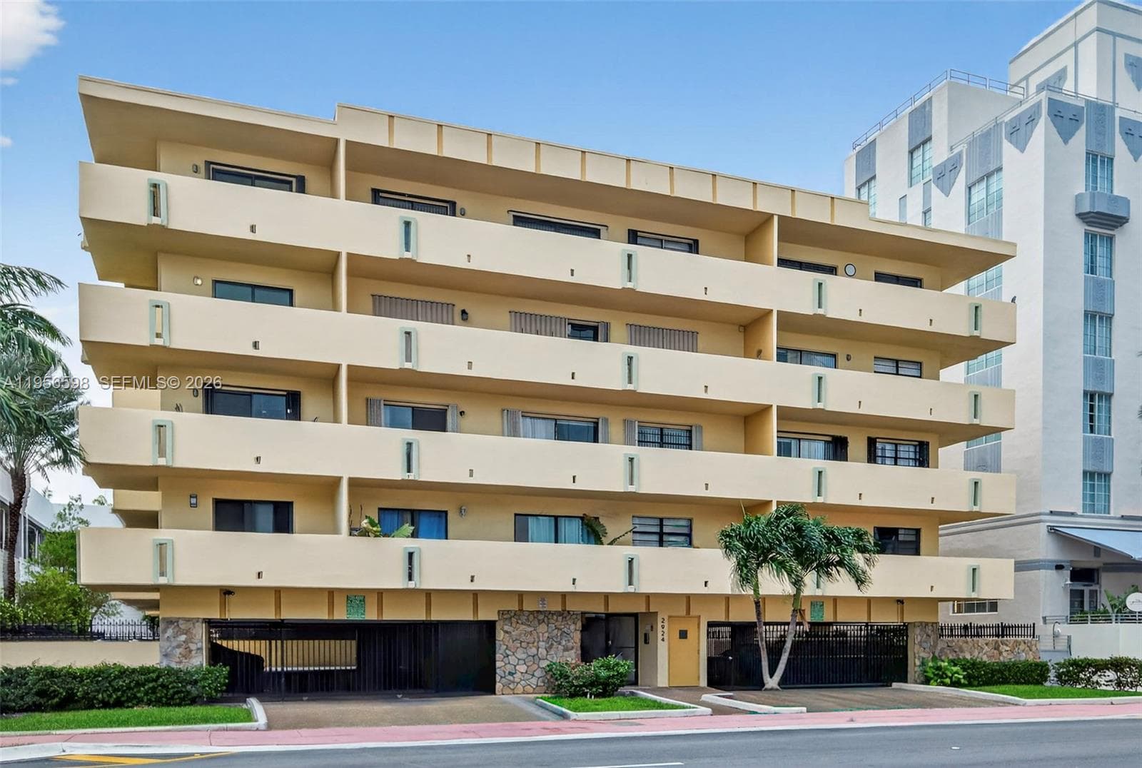 2924 Collins Avenue # 501, Miami Beach FL 33140 — 35