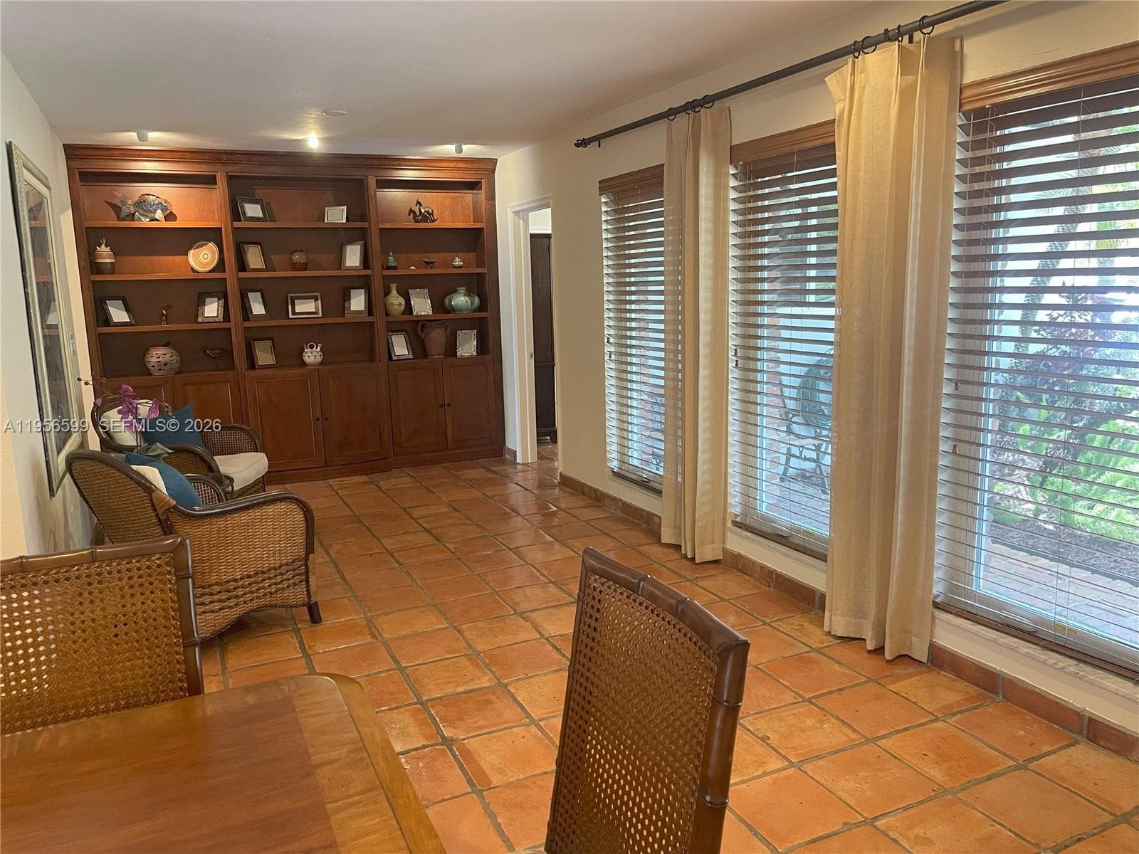 1110 Redbird Ave, Miami Springs FL 33166 — 7