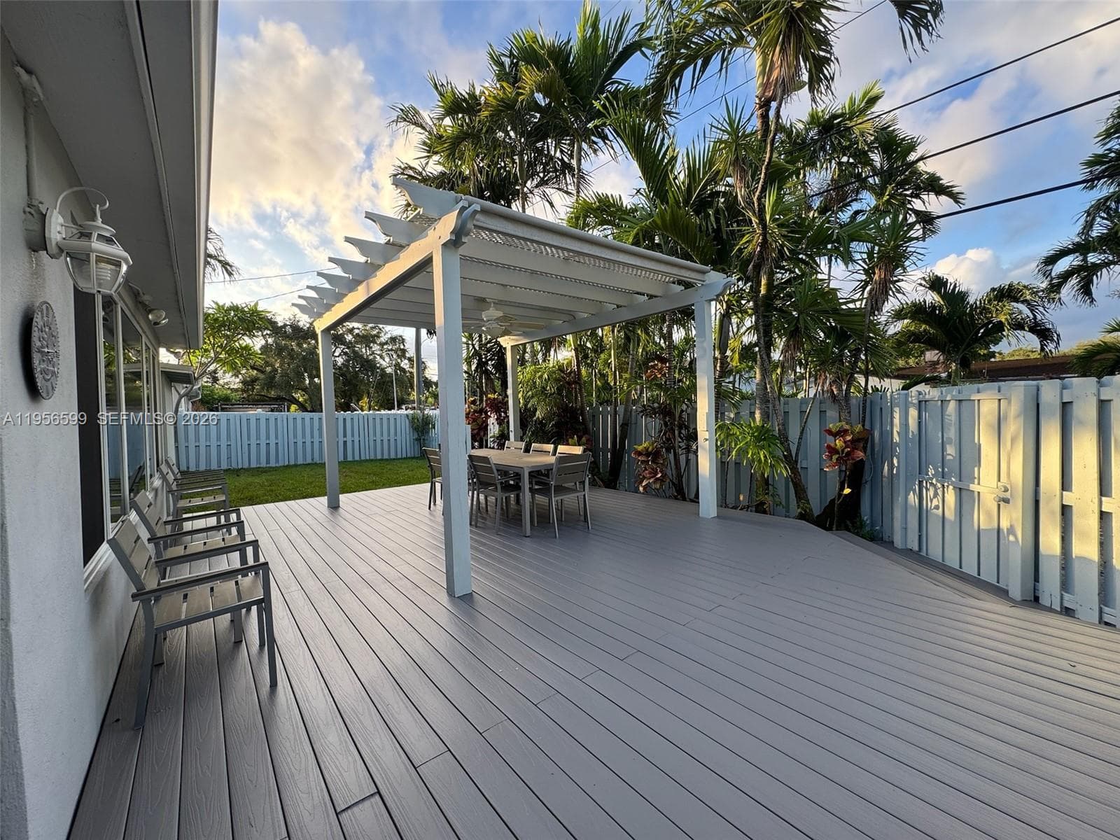 1110 Redbird Ave, Miami Springs FL 33166 — 24