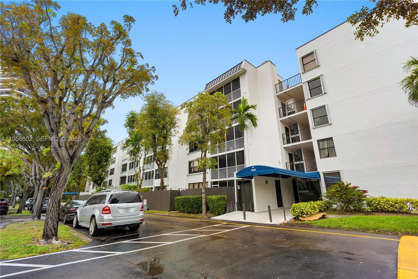 3440 NE 192nd St # A, Aventura FL 33180 — 30