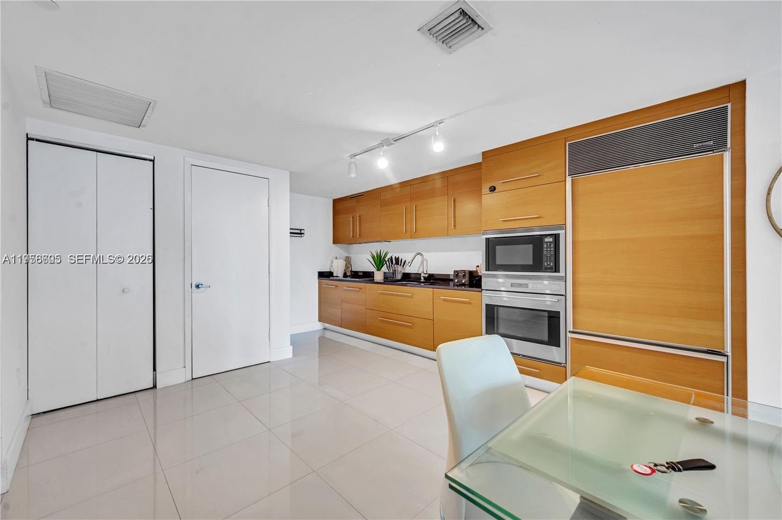 485 Brickell Ave # 1711, Miami FL 33131 — 12