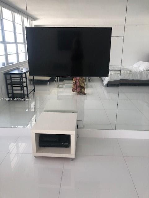 100 Lincoln Rd # 1112, Miami Beach FL 33139 — 12