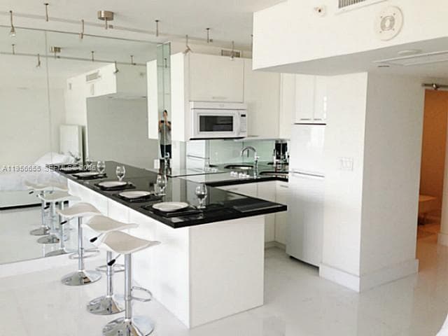 100 Lincoln Rd # 1112, Miami Beach FL 33139 — 3