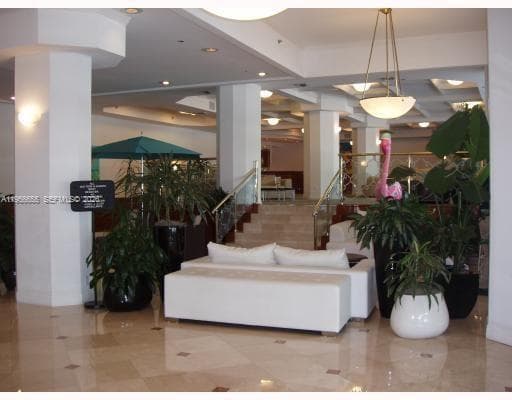 100 Lincoln Rd # 1112, Miami Beach FL 33139 — 28