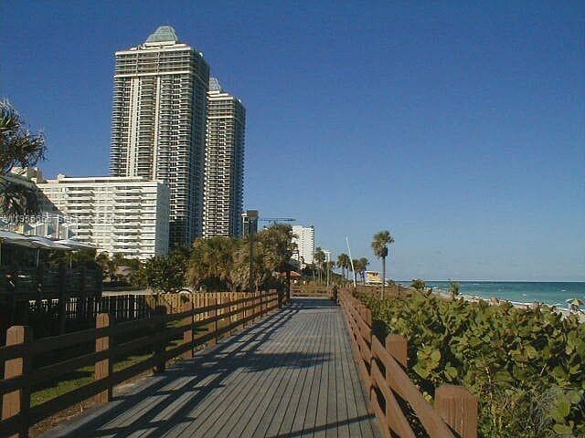 100 Lincoln Rd # 1112, Miami Beach FL 33139 — 40