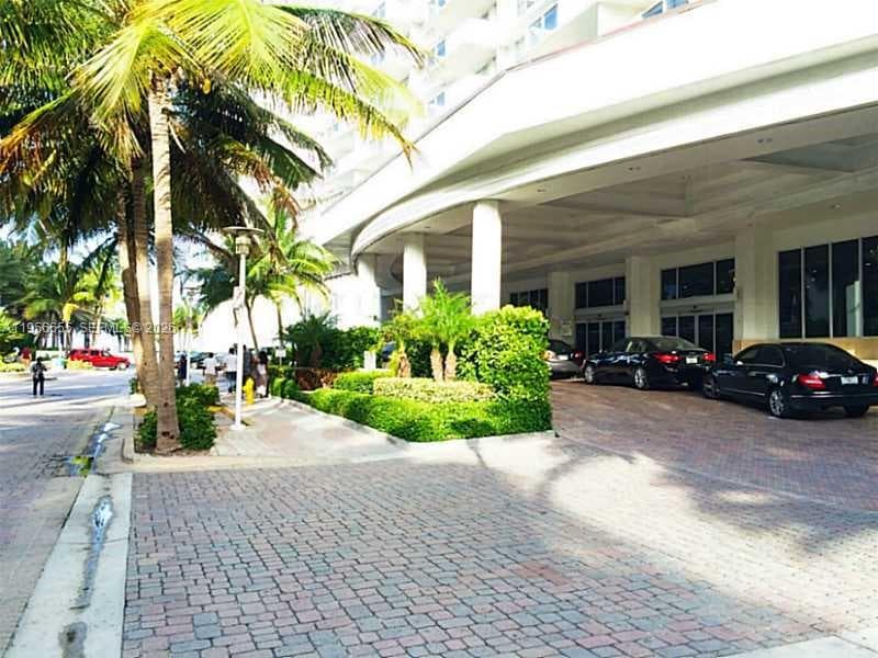 100 Lincoln Rd # 1112, Miami Beach FL 33139 — 25
