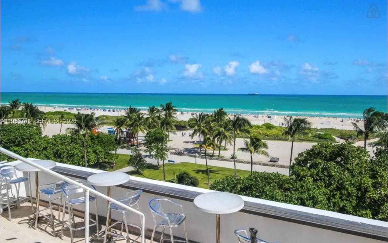 1036 Ocean Dr # B201, Miami Beach FL 33139 — 1