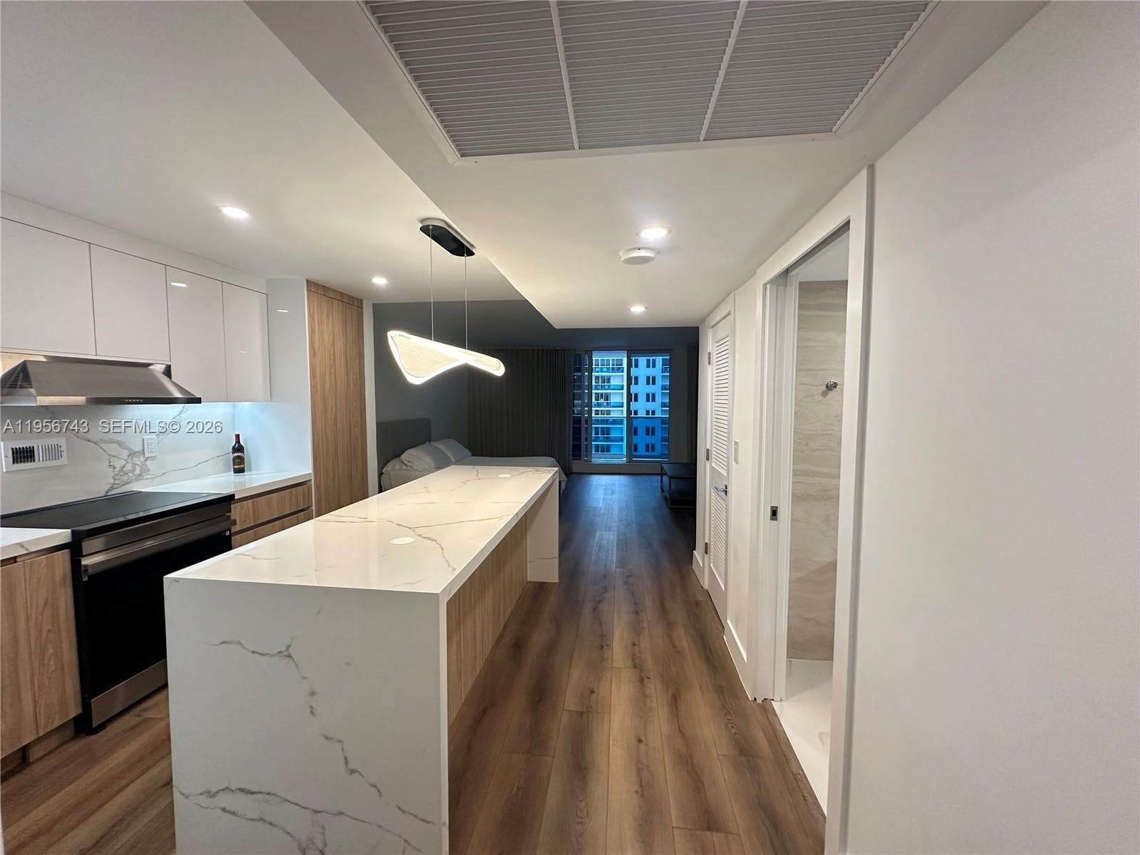 2301 Collins Ave # 1421, Miami Beach FL 33139 — 1