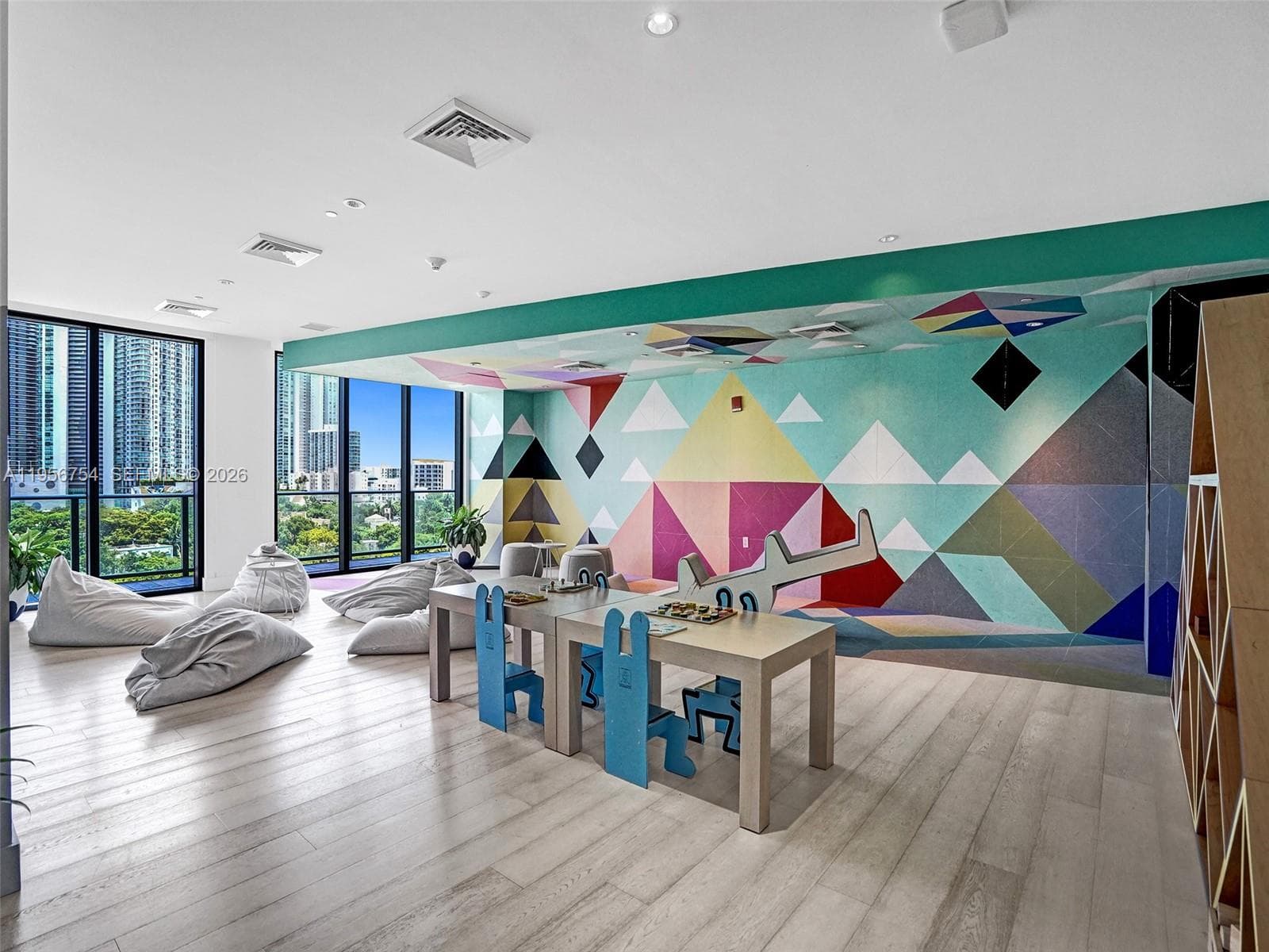 121 NE 34th St # 2106A, Miami FL 33137 — 52