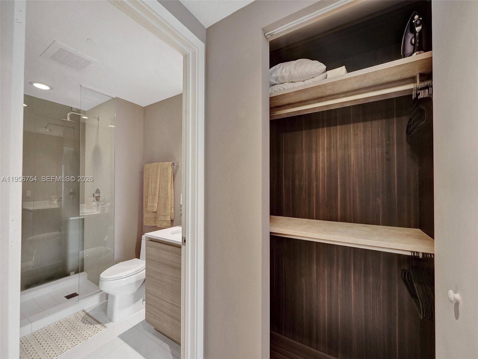 121 NE 34th St # 2106A, Miami FL 33137 — 26