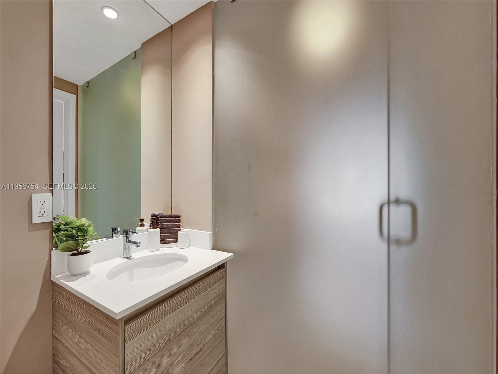 121 NE 34th St # 2106A, Miami FL 33137 — 32