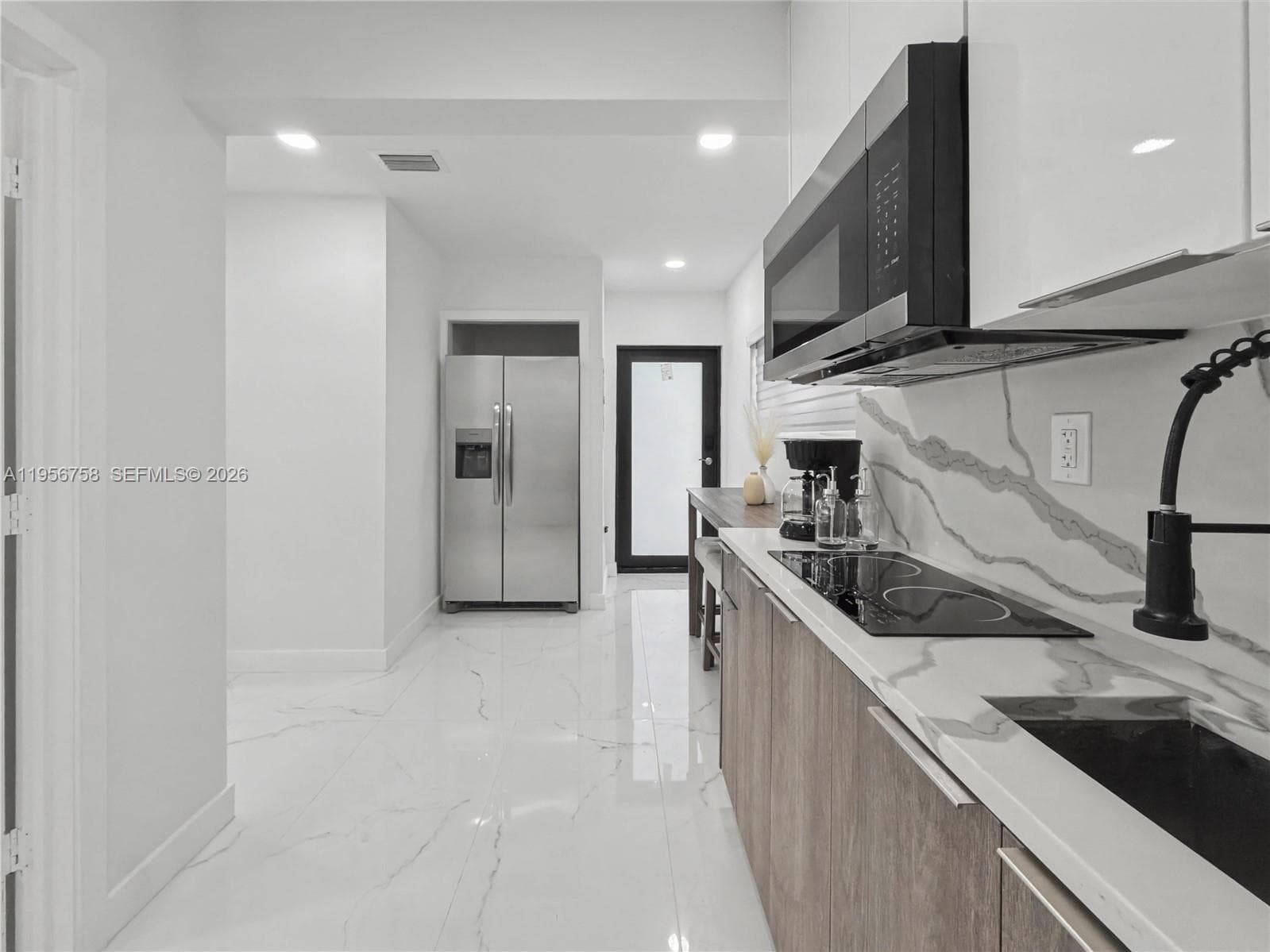 2490 SW 17th St, Miami FL 33145 — 23