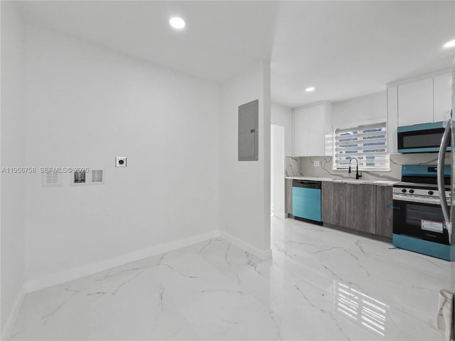2490 SW 17th St, Miami FL 33145 — 6
