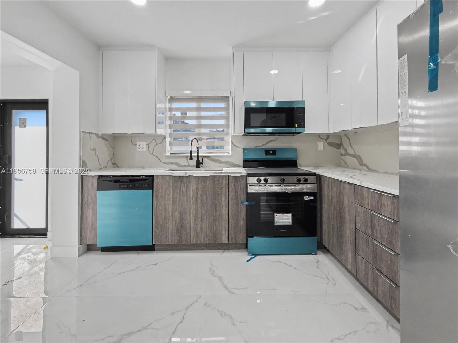2490 SW 17th St, Miami FL 33145 — 7