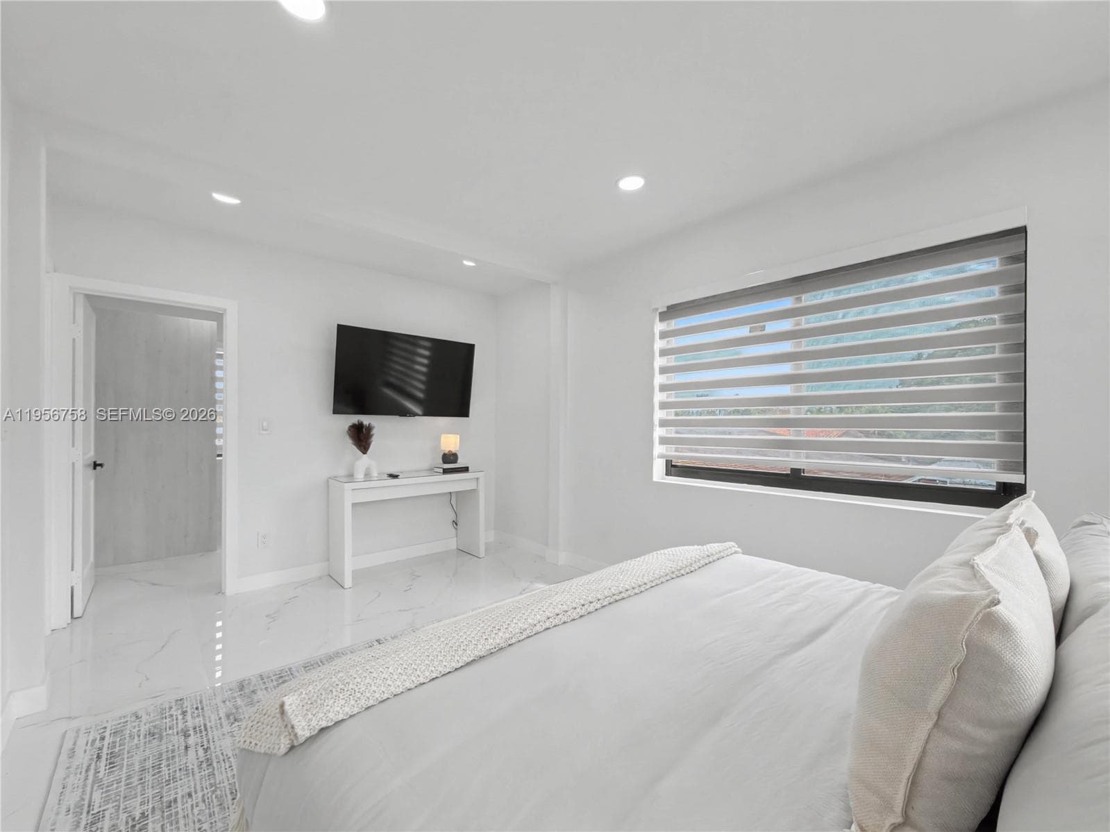 2490 SW 17th St, Miami FL 33145 — 33