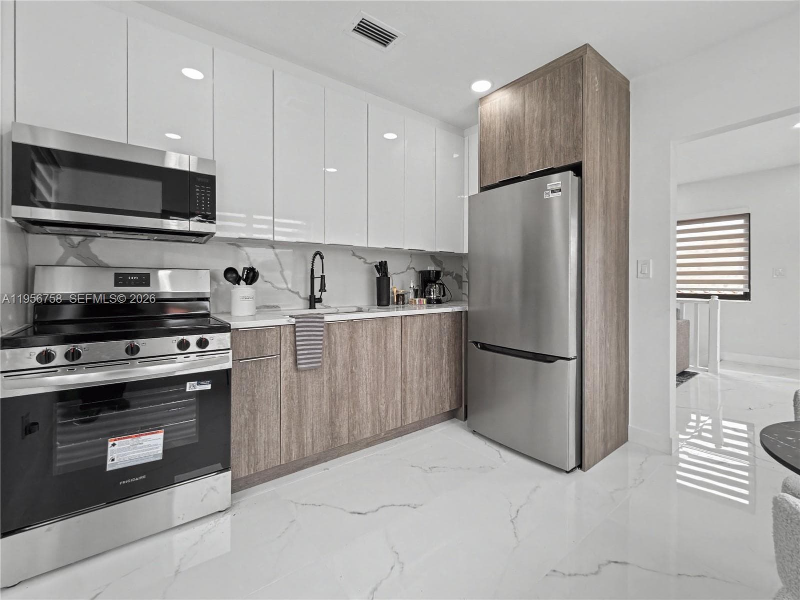 2490 SW 17th St, Miami FL 33145 — 31