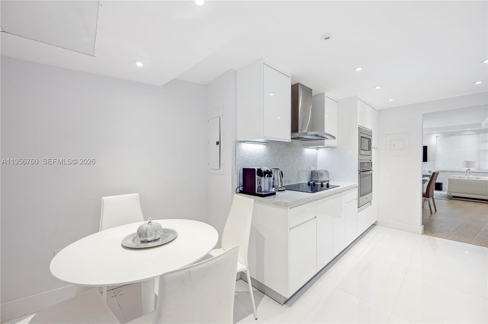 5255 Collins Ave # 4A, Miami Beach FL 33140 — 17