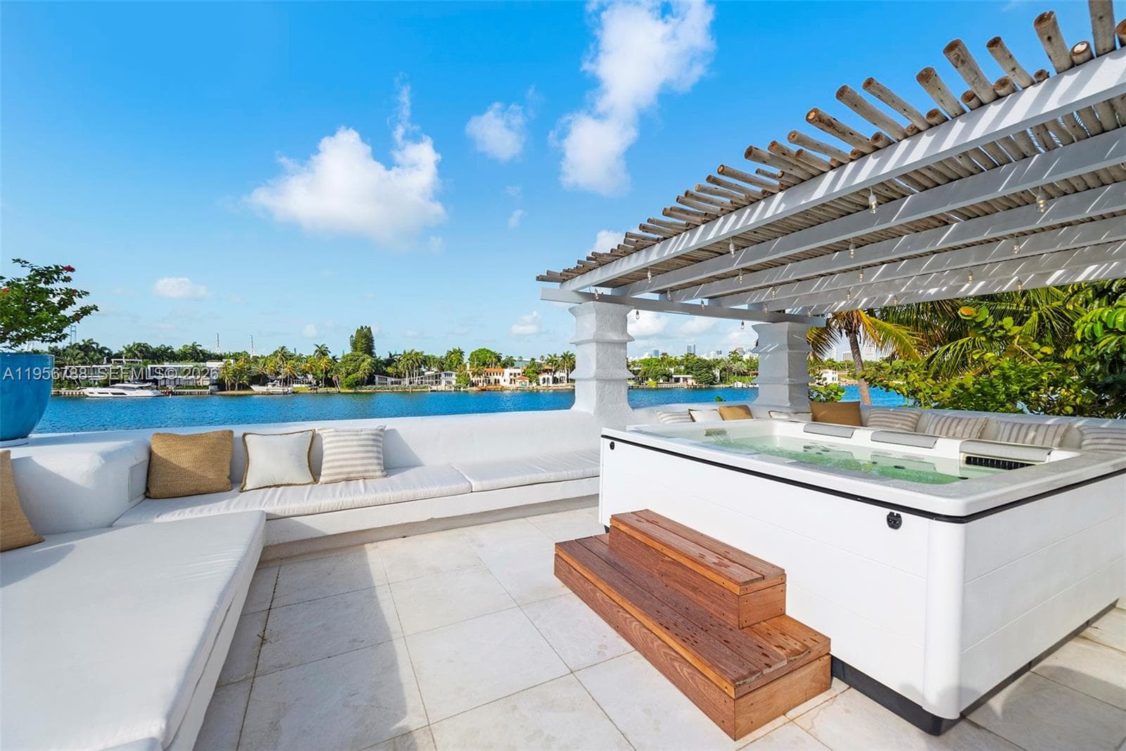 24 S Hibiscus Dr, Miami Beach FL 33139 — 6