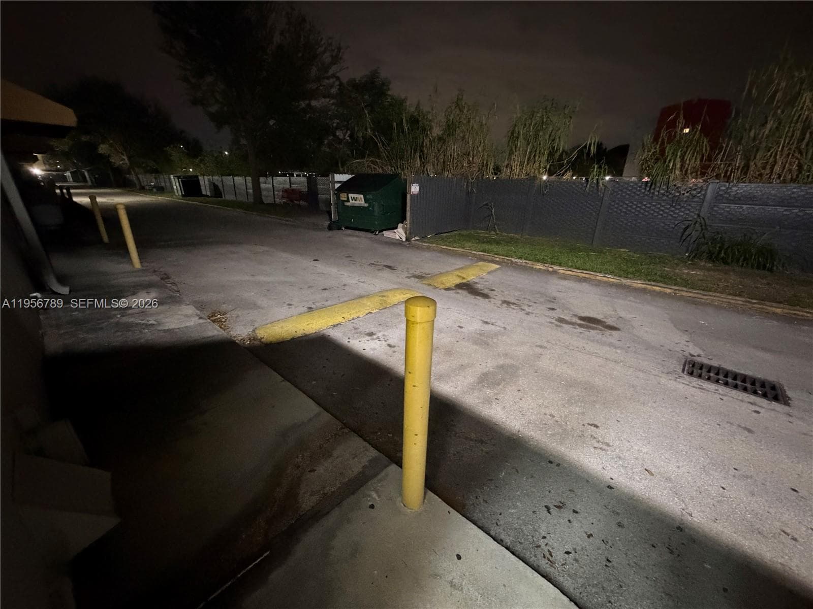 18505 NW 75th Pl, Hialeah FL 33015 — 12