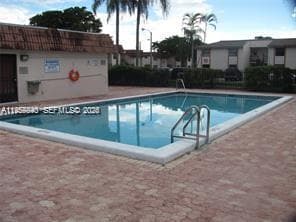 900 NE 209th Ter # 31, Miami FL 33179 — 3