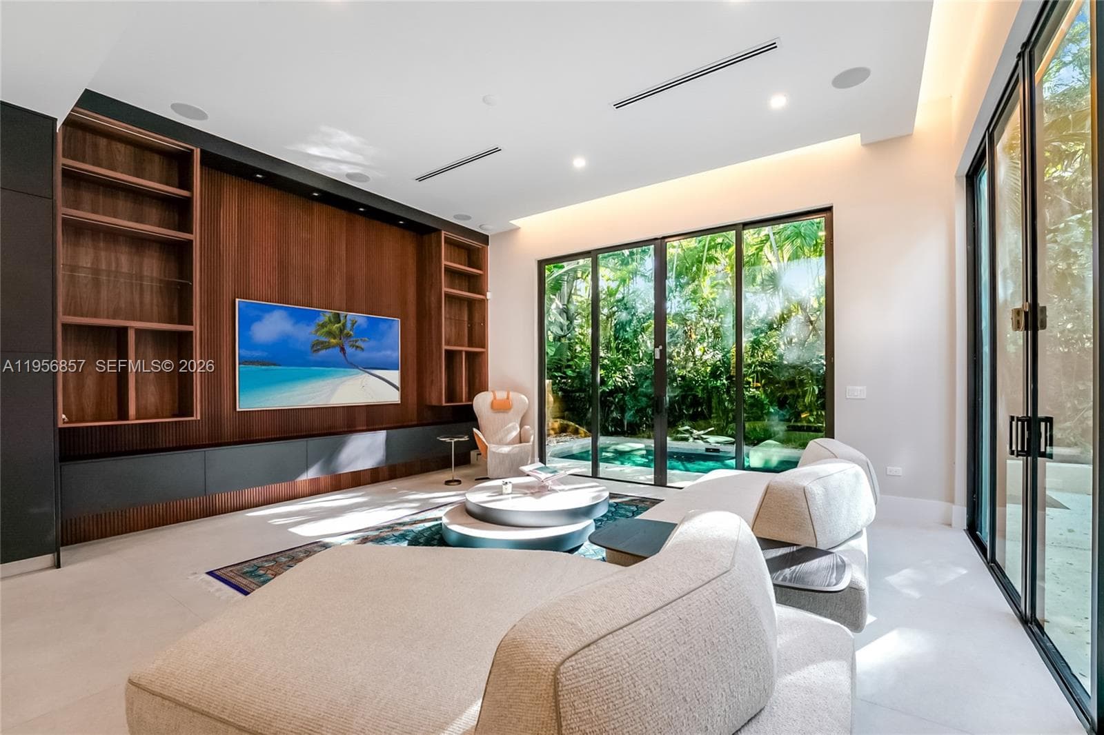 2805 Freeman St, Miami FL 33133 — 6