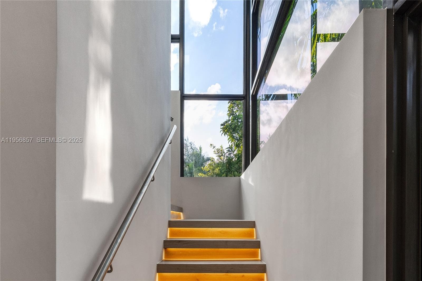 2805 Freeman St, Miami FL 33133 — 13