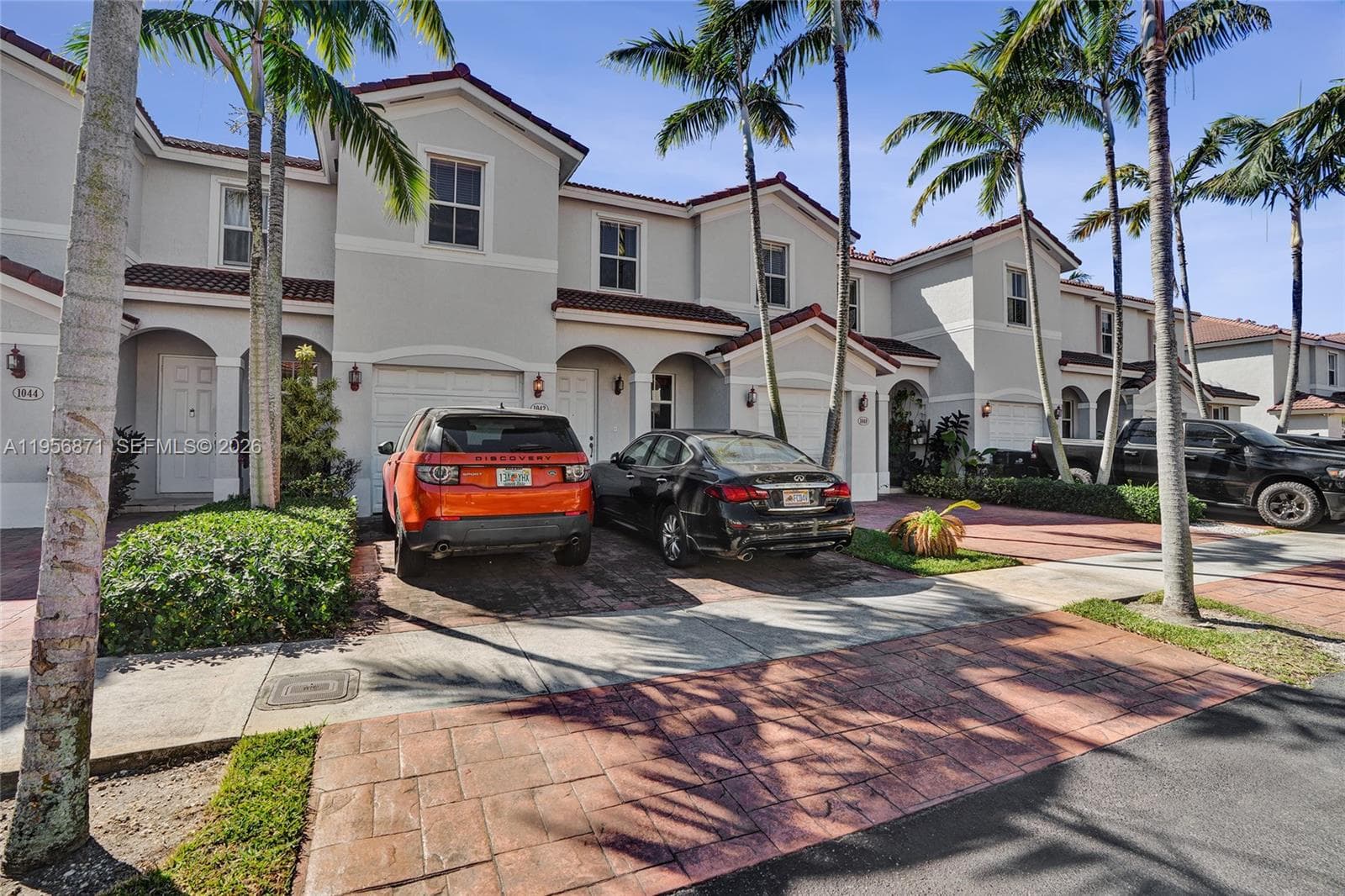 1042 NE 207th Ter, Miami FL 33179 — 1