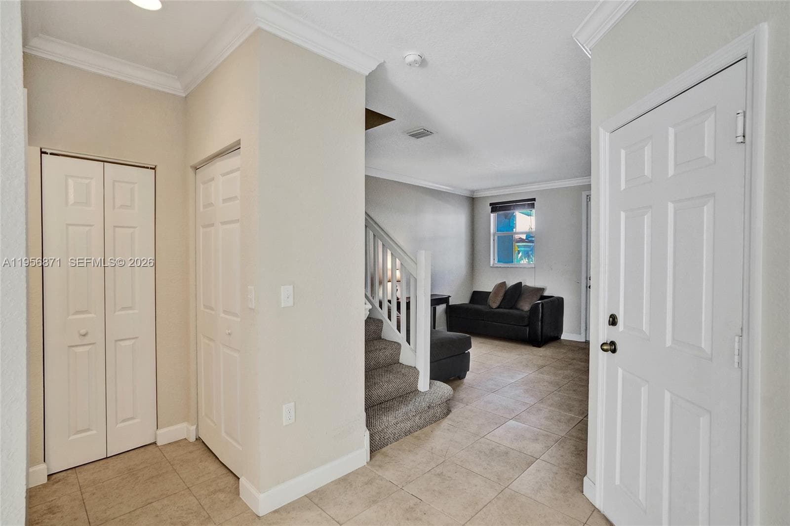 1042 NE 207th Ter, Miami FL 33179 — 20