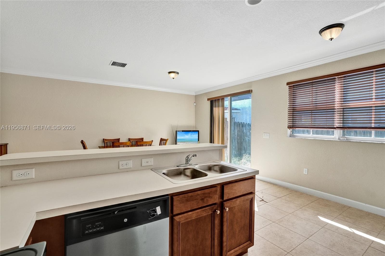 1042 NE 207th Ter, Miami FL 33179 — 18