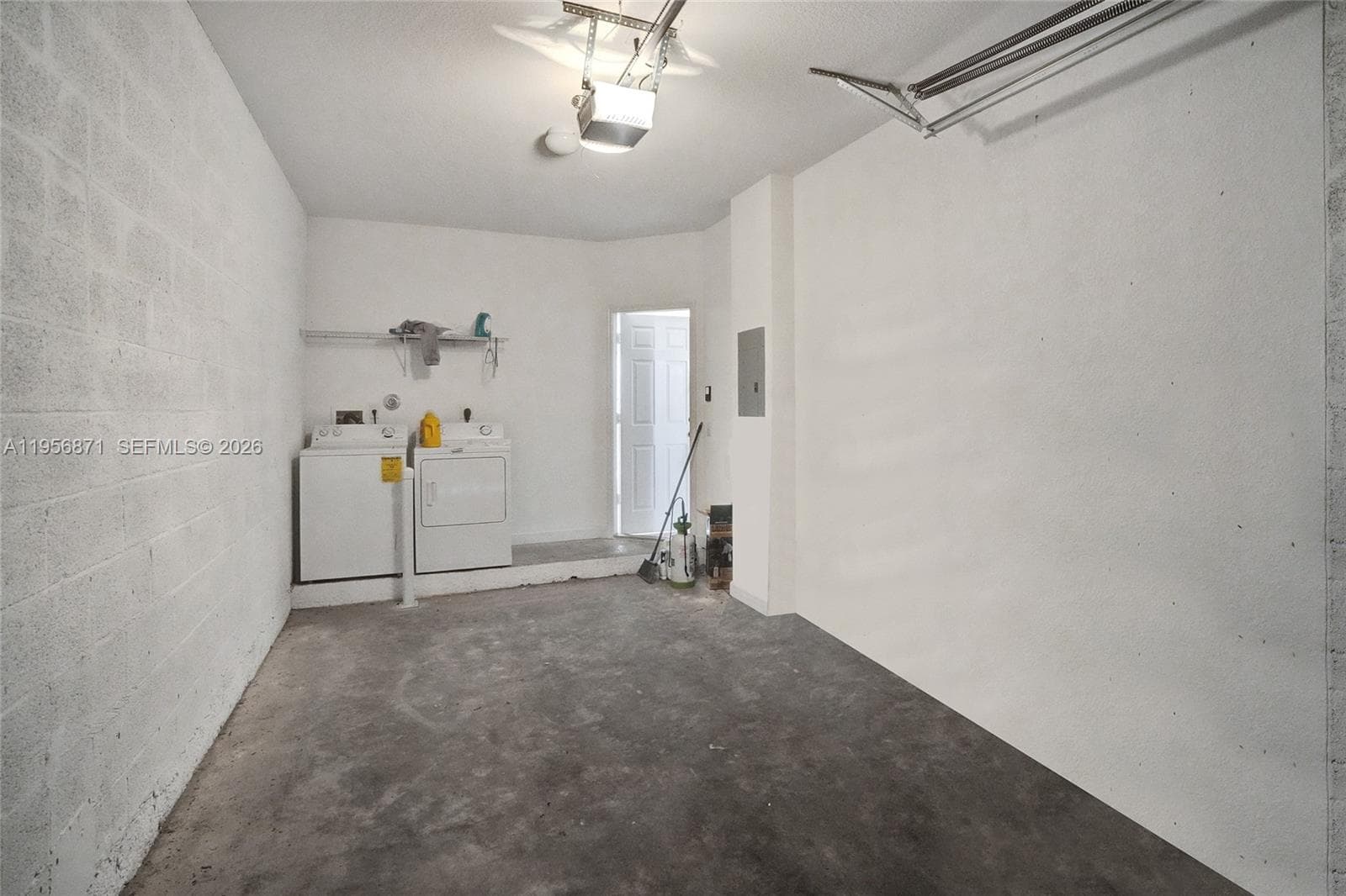 1042 NE 207th Ter, Miami FL 33179 — 44