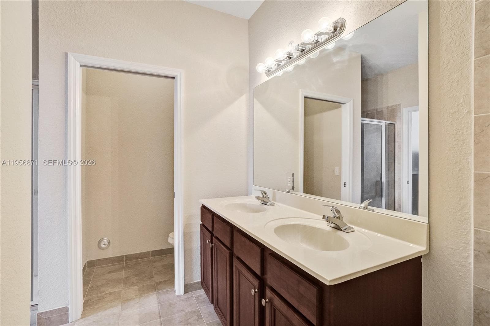1042 NE 207th Ter, Miami FL 33179 — 31
