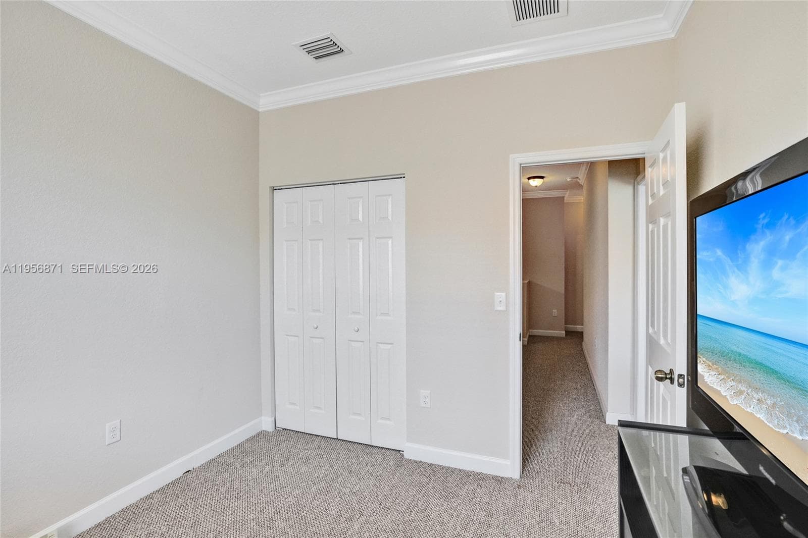 1042 NE 207th Ter, Miami FL 33179 — 25